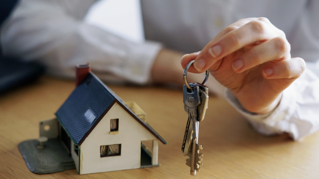 ¿CÓMO PREPARARTE PARA COMPRAR UNA CASA SIENDO JOVEN?
